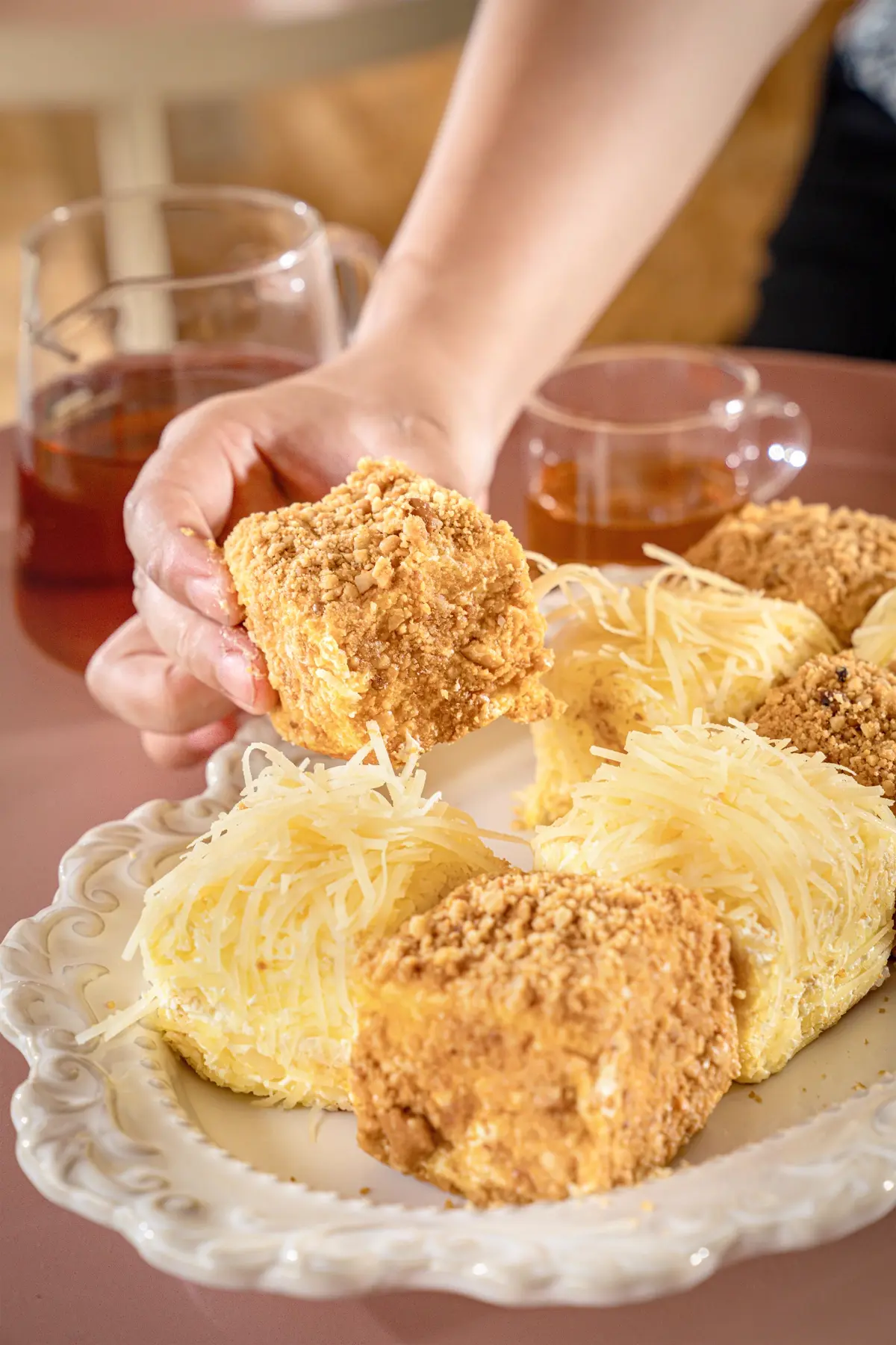 Sponji sponge cake with cheese topping